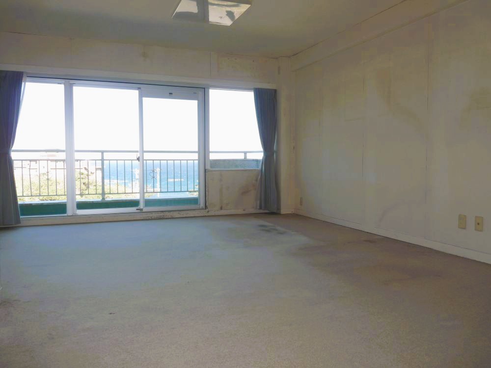 キッチン側から