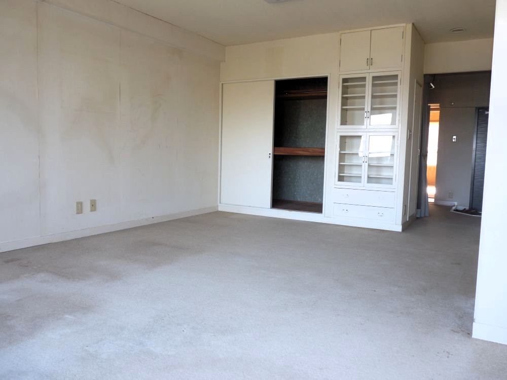 LDKには収納や食器棚がついてます